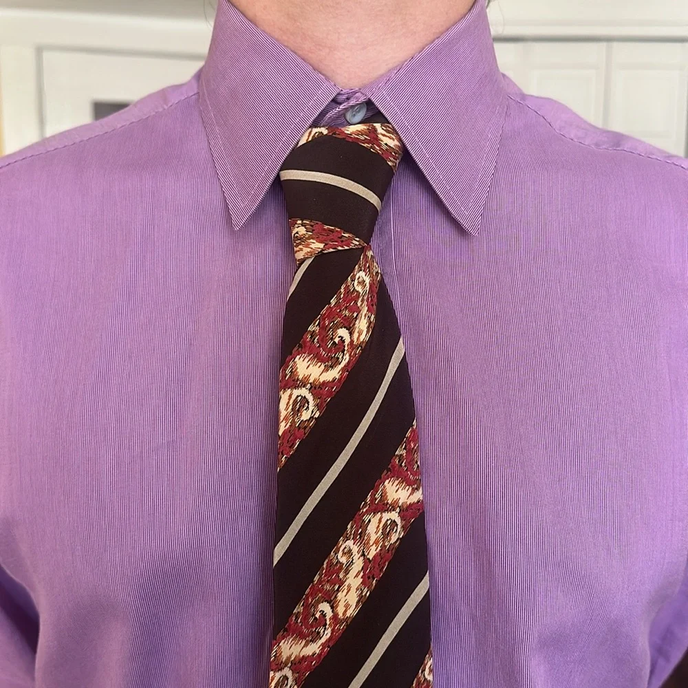 Lanvin Paris Signature Brown Red Diagonal Stripe 100% Silk Tie. Made in France